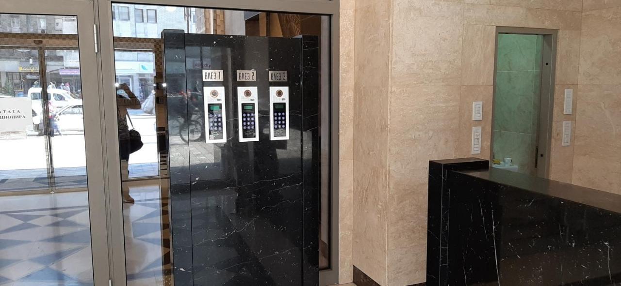 Gabriela & Marjan Luxury Self Check-In Flatiron Apartment Скопие Екстериор снимка